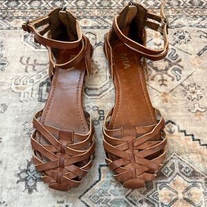 MIA Brown Strappy Gladiator Sandals - Ankle Strap - Women's Size 7.5